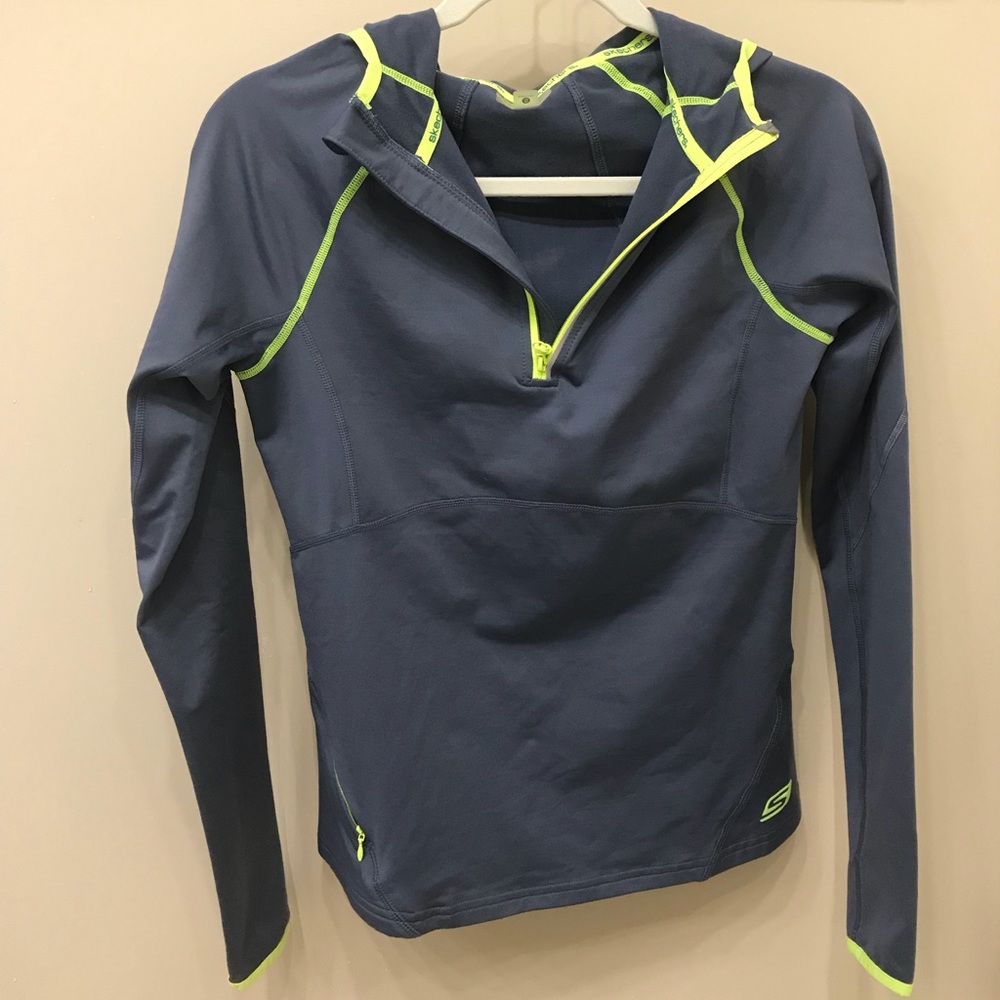 Long sleeve athletic top